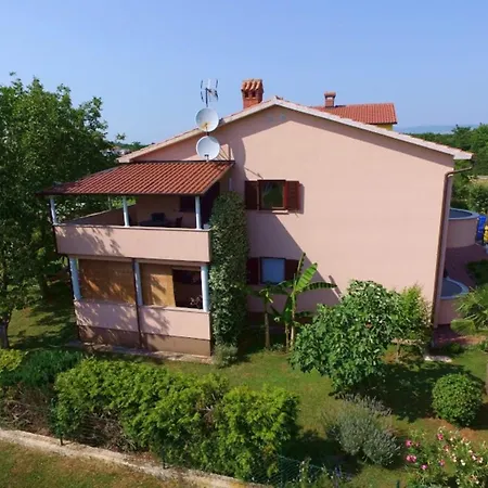 Stipe-big Garden Apartman Labin